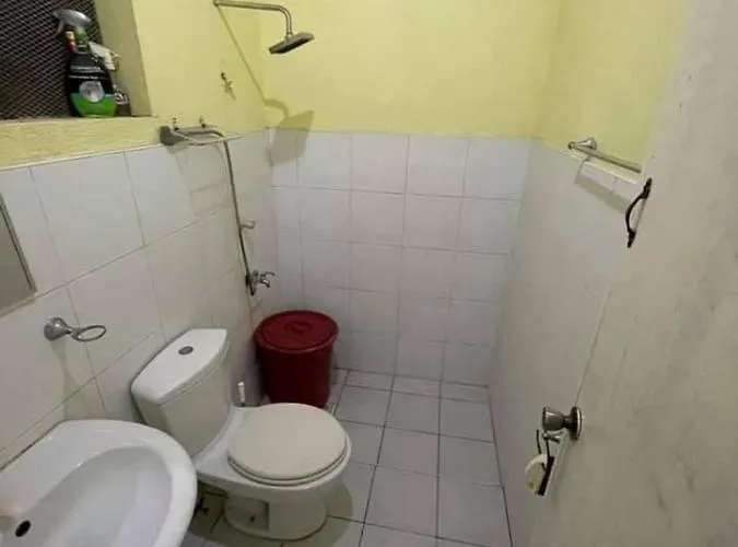 Bg's Backpacker's Affittacamere Pooc
